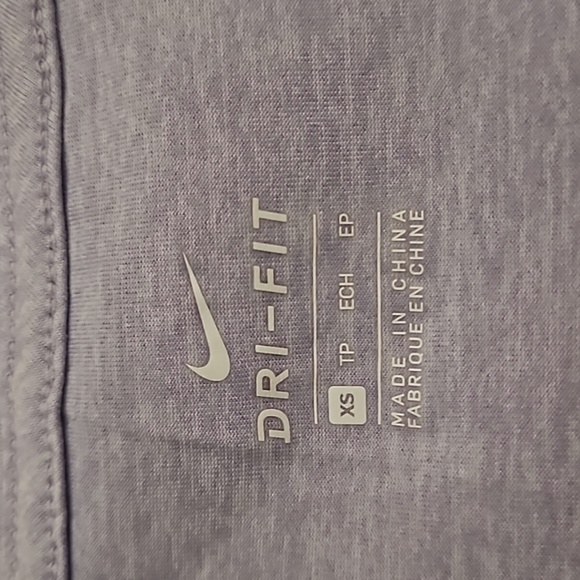 Nike Dri Fit short sleeve lavender tee shirt size x-small - Picture 2 of 5